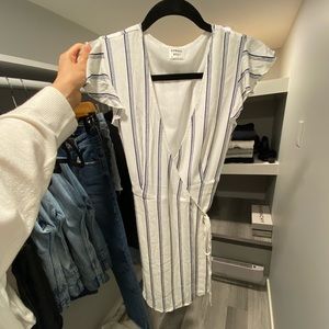 Sunday Best
SUNDAY WRAP DRESS